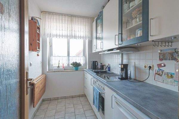 Die Küche der linken Dachgeschosswohnung