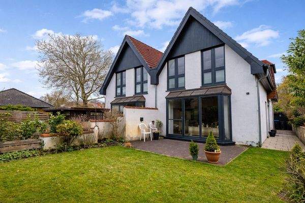 Außenansicht Rückseite links