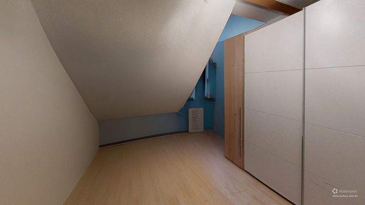 Schlossweg-5-Bedroom-Defurnished 3