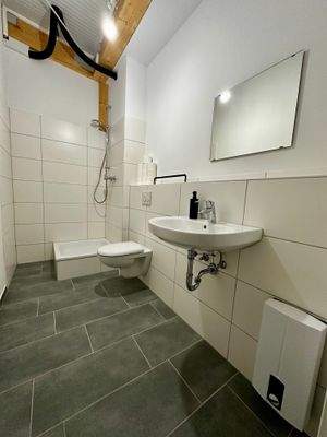 2. Obergeschoss_WC_Dusche.JPG