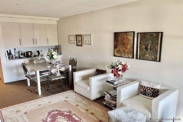 Wohnbereich mit Küchenzeile