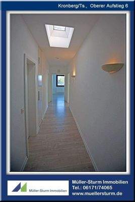Kronberg  Oberer Aufstieg 07 Flur Schlafen 1 neu.j