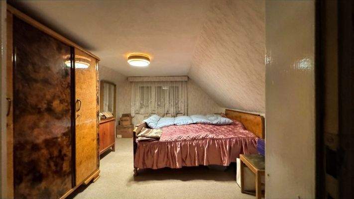 "Schlafzimmer " im DG
