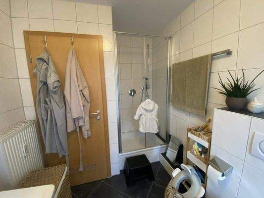 Tageslichtbad mit Dusche