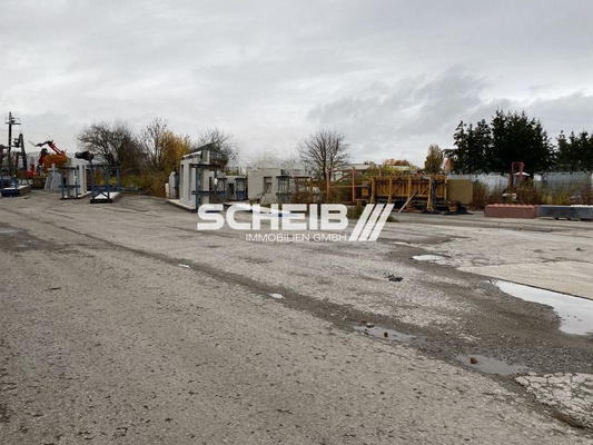 asphaltierte Freifläche