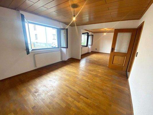 großer Wohn- und Essbereich