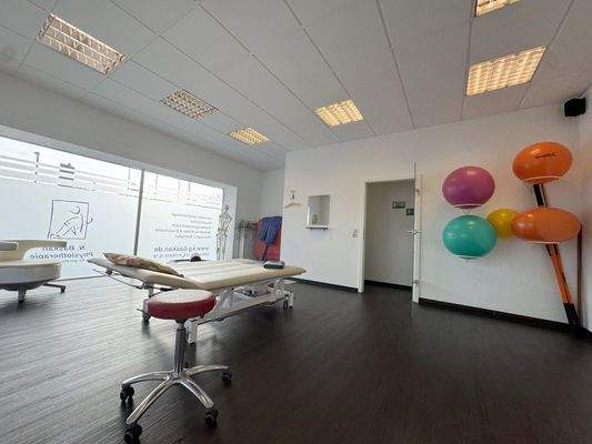 Großes Behandlungszimmer