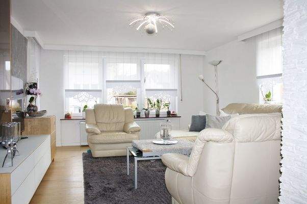 OG - Wohnzimmer mit Balkonzugang