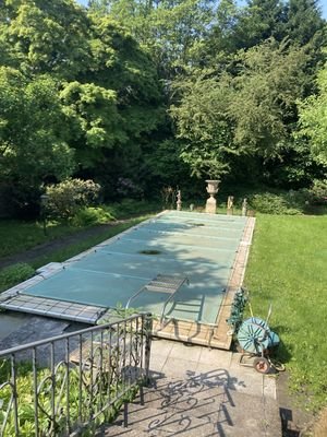 Garten mit Schwimmbad 