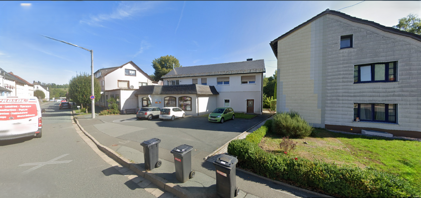 Zufahrt zum Gebäude 2