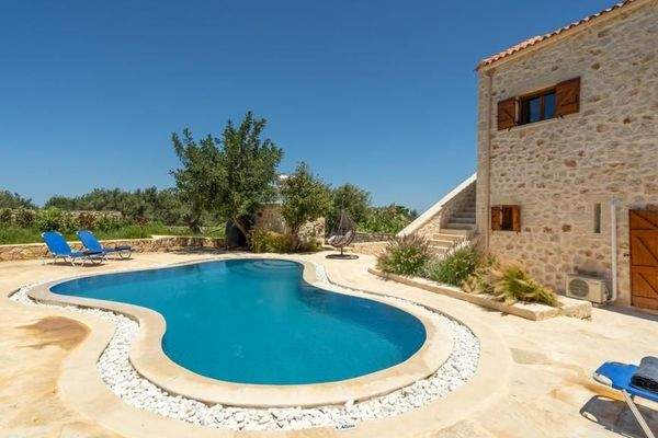 Kreta, Melidoni: Kretisches Steinhaus mit Swimmingpool zu verkaufen