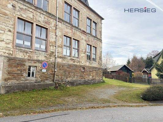 Einfahrt ins Grundstück