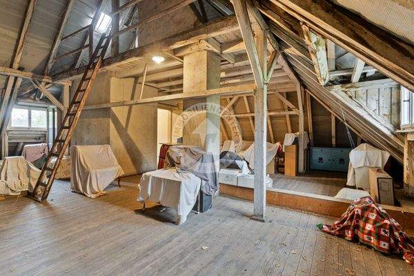 Der geräumige Dachboden