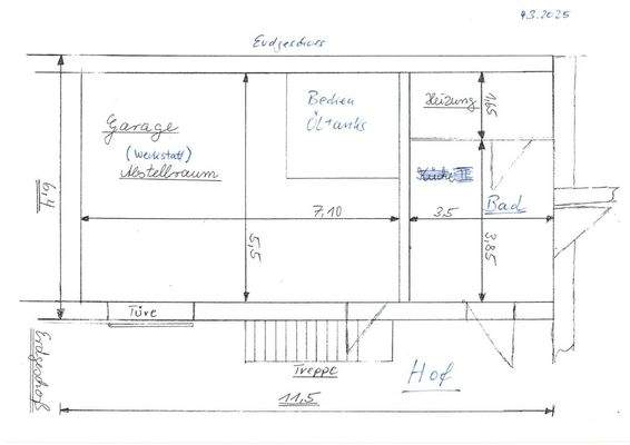 Nebengebäude mit Garage, Öltank und Heizungsraum