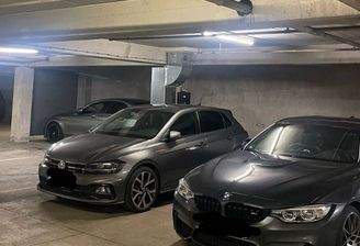 Tiefgaragenstellplätze.