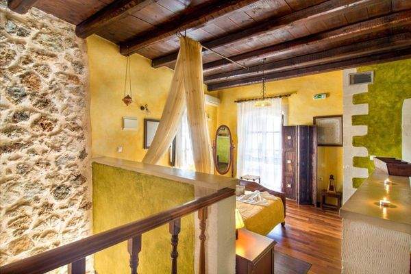 Villa For Sale in Samonas village 14.jpg