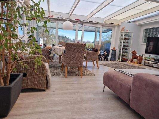 Großzügiger Wintergarten