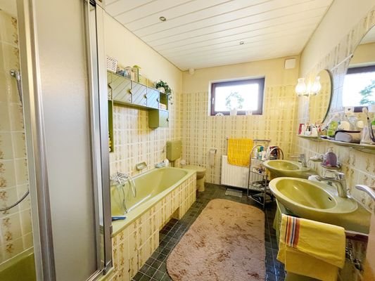 Badezimmer EG