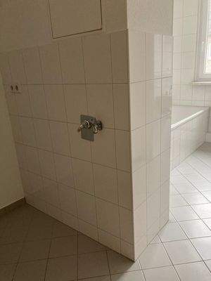 Abstellnische mit Waschmaschinenanschluss