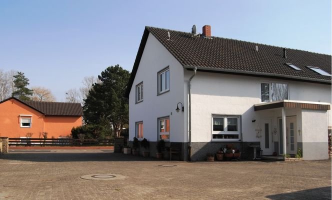 2-Parteienhaus 2 Eingänge