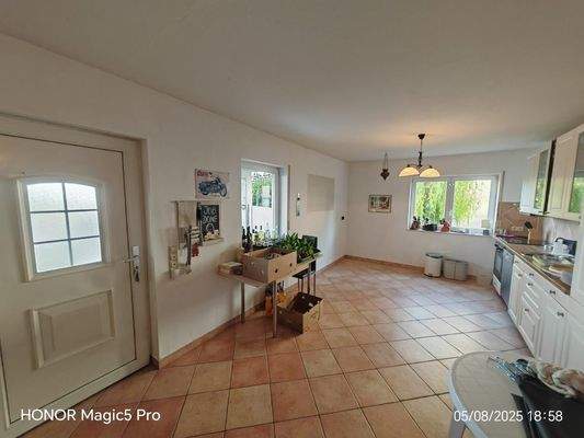 Küche + Wohnen UG.jpg