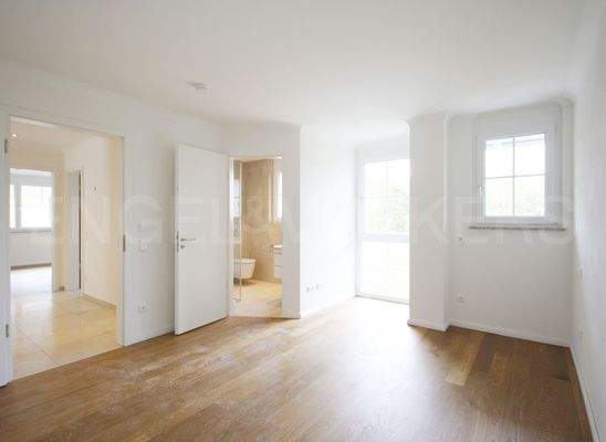 Schlafzimmer mit Duschbad