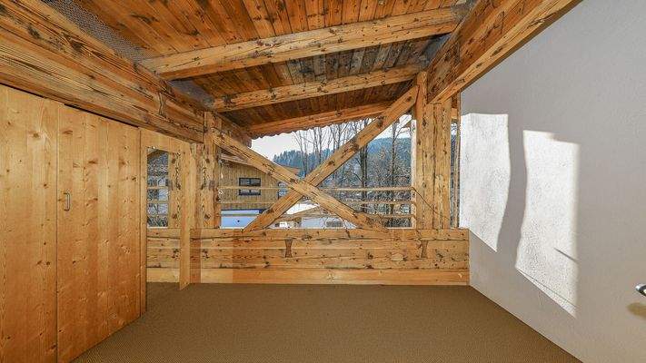 KITZIMMO-Exklusive Dachgeschosswohnung in Toplage mieten - Immobilien Going.