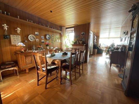 Blick ins Wohn- Esszimmer