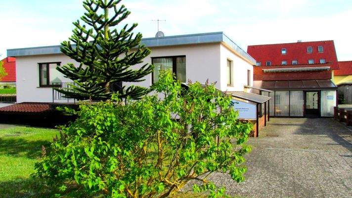 HAUPTGEBÄUDE + AUFFAHRT FeWo SOMMERSPROSSE