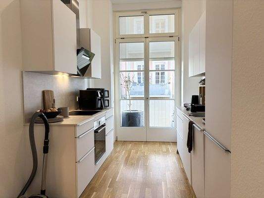 Einbauküche mit Elektrogeräten