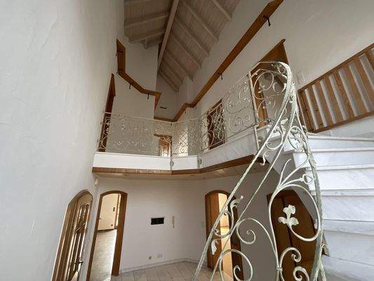 Treppe zum Obergeschoss