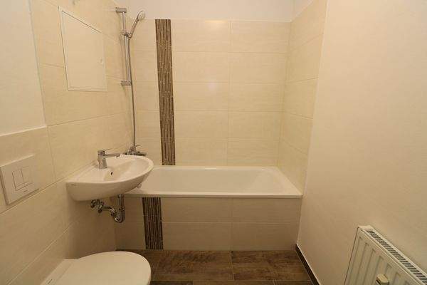 Beispiel Bad mit Wanne