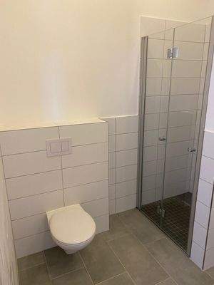 Badezimmer mit Dusche