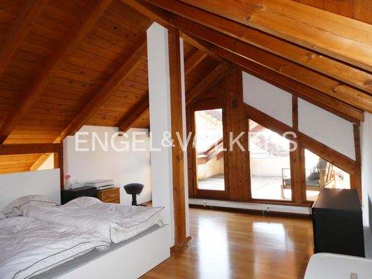 Galerie im 2. DG mit Zugang zur Dachterrasse