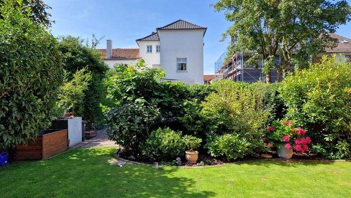 57.)  ..... Rt. Hofzufahrt.JPG