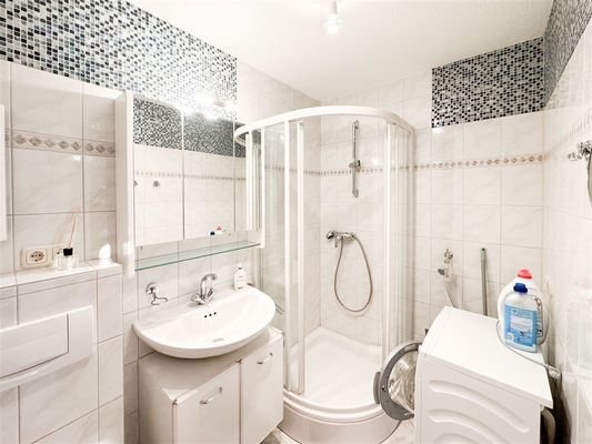 schickes Badezimmer