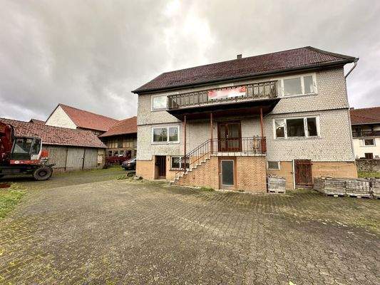 Frontansicht mit Hof