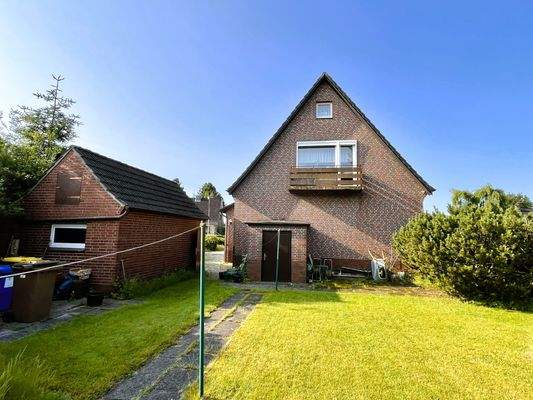 Haus + Garage Gartenseite.jpg