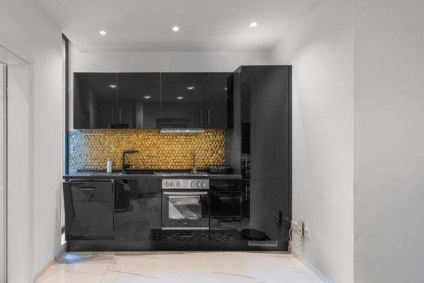 EINLIEGERWOHNUNG-KÜCHE