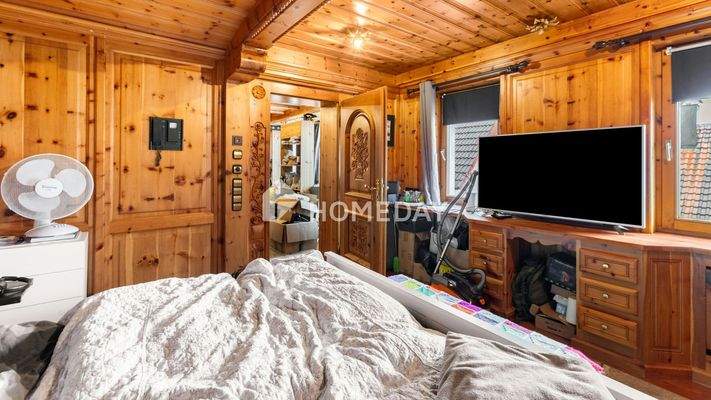 1. OG Schlafzimmer 2