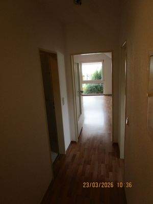 Flur mit Zugang zum Wohn-/-Schlafzimmer