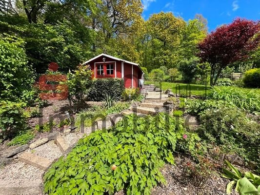 Garten mit Gartenhaus