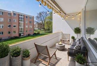 Südbalkon mit viel Sonne; Möblierung visualisert