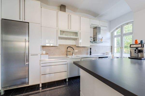 Fitted kitchen with Siemens appliances
