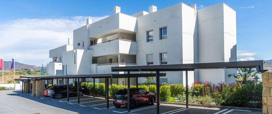 B10_Solana-Village-G-apartments_La-Cala-Golf_exterior-parking_Marzo-2025-min