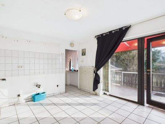 CAM01708G0-PR0085-STILL027