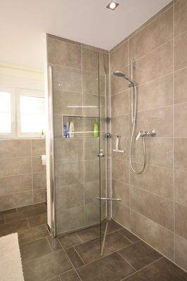 E1-ebenerdige Dusche