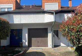 Außenansicht, vorn.jpg