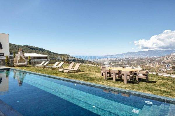 Houses with Private Pools Close to the Sea in Alanya Kargıcak