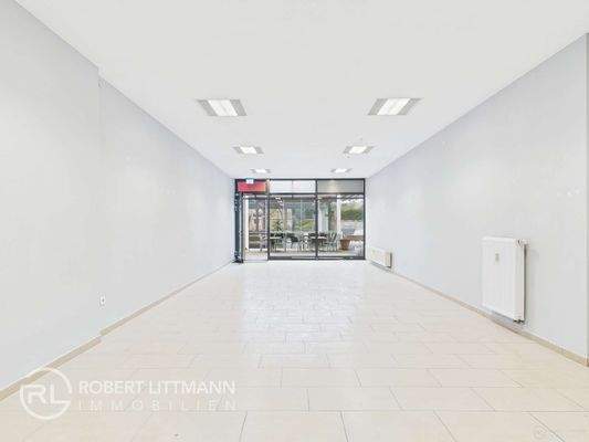 CAM04259G0-PR0079-STILL002